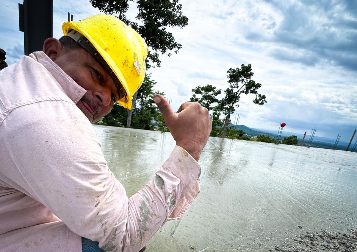 Ya toma forma el Centro de Interpretación Montuvia en el Cerro Guayas

Este proyecto beneficia a más de 80 mil personas, cuenta con vías de acceso, aceras, bordillos, rampas, un centro de convenciones para 300 personas, amplio parqueadero y un Cristo Redentor de 12m de altura.