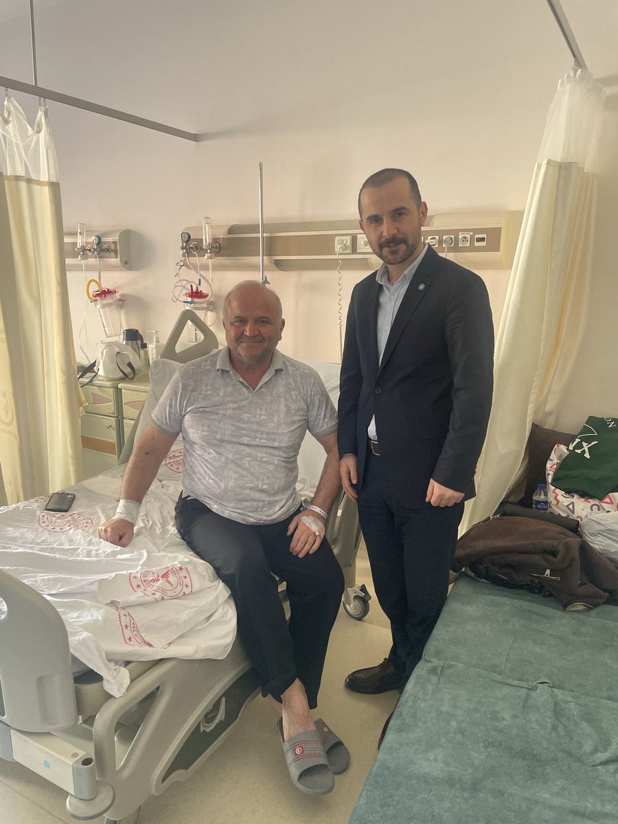 Geçirdiği rahatsızlık sonrası tedavisi devam eden İl Başkan Yardımcımız Sn Alpaslan Kılıç’ı hastanede ziyaret ederek geçmiş olsun dileklerimizi ilettik.
Şükürler olsun ki sağlık durumu iyi. Kendisine acil şifalar diliyoruz.