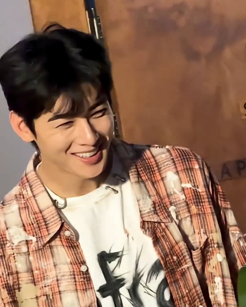 Apoiando meu menino bonito do sorriso encantador. 💙
💥🥳 🧸  Faltam 19 dias para o niver do #CHAEUNWOO

CHAEUNWOO'S BIRTHDAY MONTH
#ChaEunWooBirthday #EunWooBirthday #MarchWithEunWoo #Ftarefacewbr