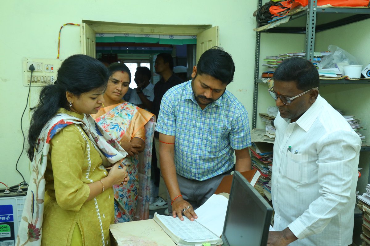 Collector Mahabubabad tweet media