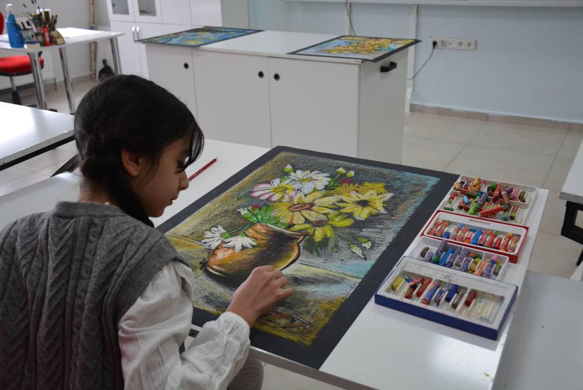SilopiMEM's tweet photo. Silopi BİLSEM öğrencimiz Lina Feyruz Ökten, ABD’de düzenlenen International Kids’ Owl Art Contest 2026 yarışmasında “Honorable Mention / Özel Tanıma” ödülü kazandı.
@bilennmurat
@BirolEkici73
@idrisnas33
@caglarpartall https://t.co/fIiJwa326u