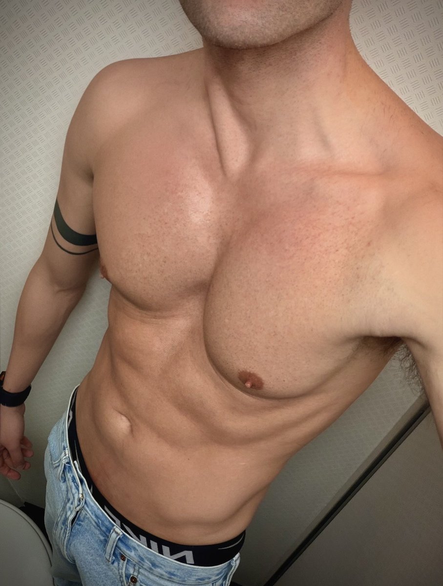 AdventurousBro tweet media