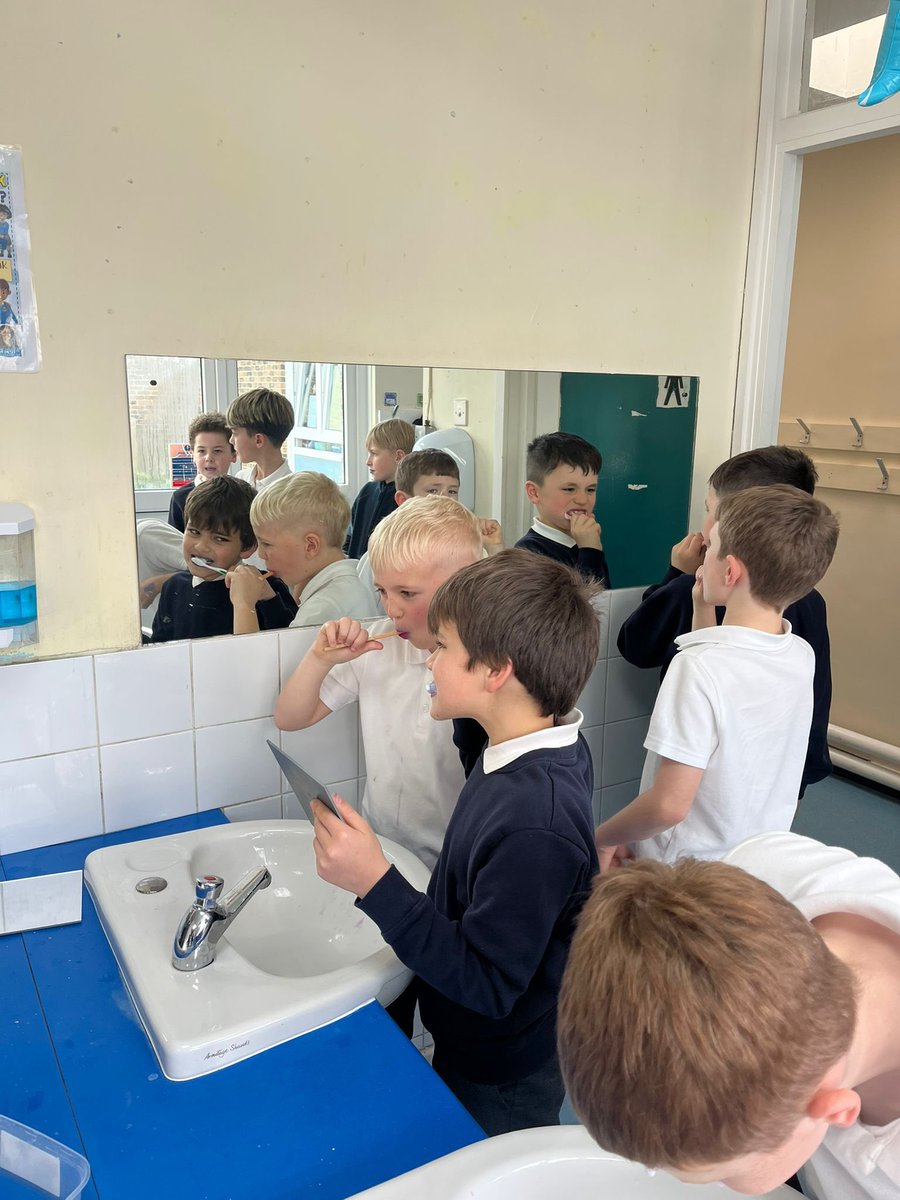 Thames View Primary School tweet media