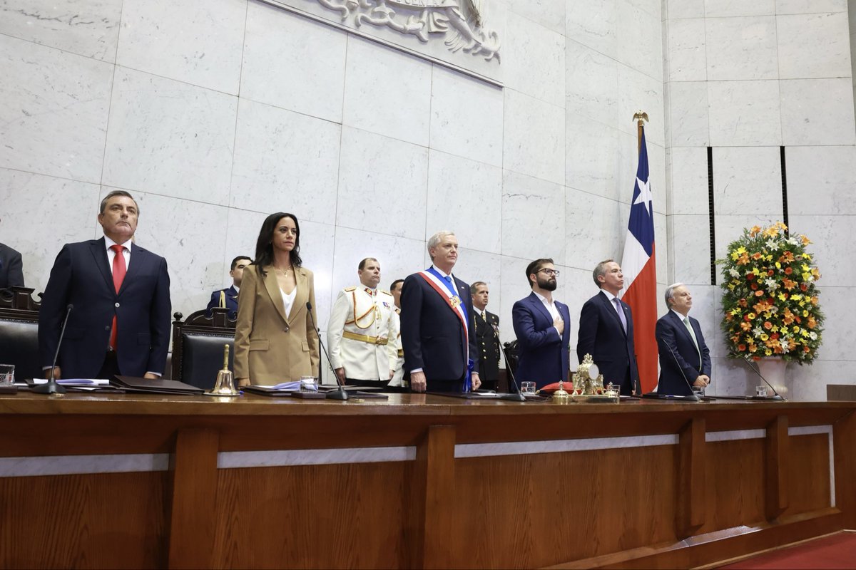 CasaReal's tweet photo. 🇨🇱 El Rey ha asistido a la Ceremonia de Transmisión el Mando Presidencial del presidente electo de la República de Chile, José Antonio Kast Rist, celebrada en el Congreso Nacional (Valparaíso).

➡️https://t.co/GPWWVWSVIW https://t.co/zMQCWfguIE