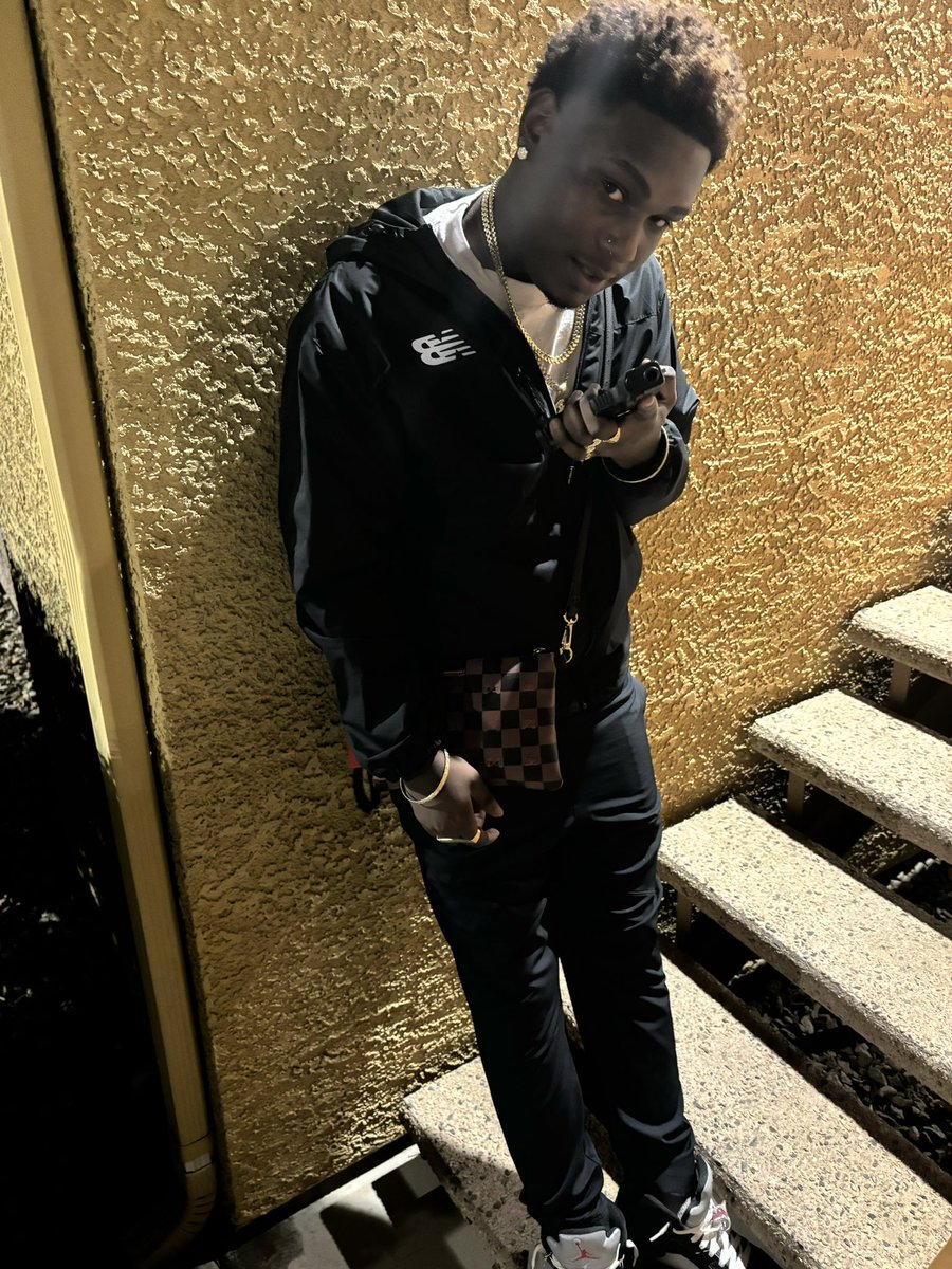 dopesellerK's tweet photo. i stay wit glocc im alwys on 🎯 https://t.co/E5VPttMhhL