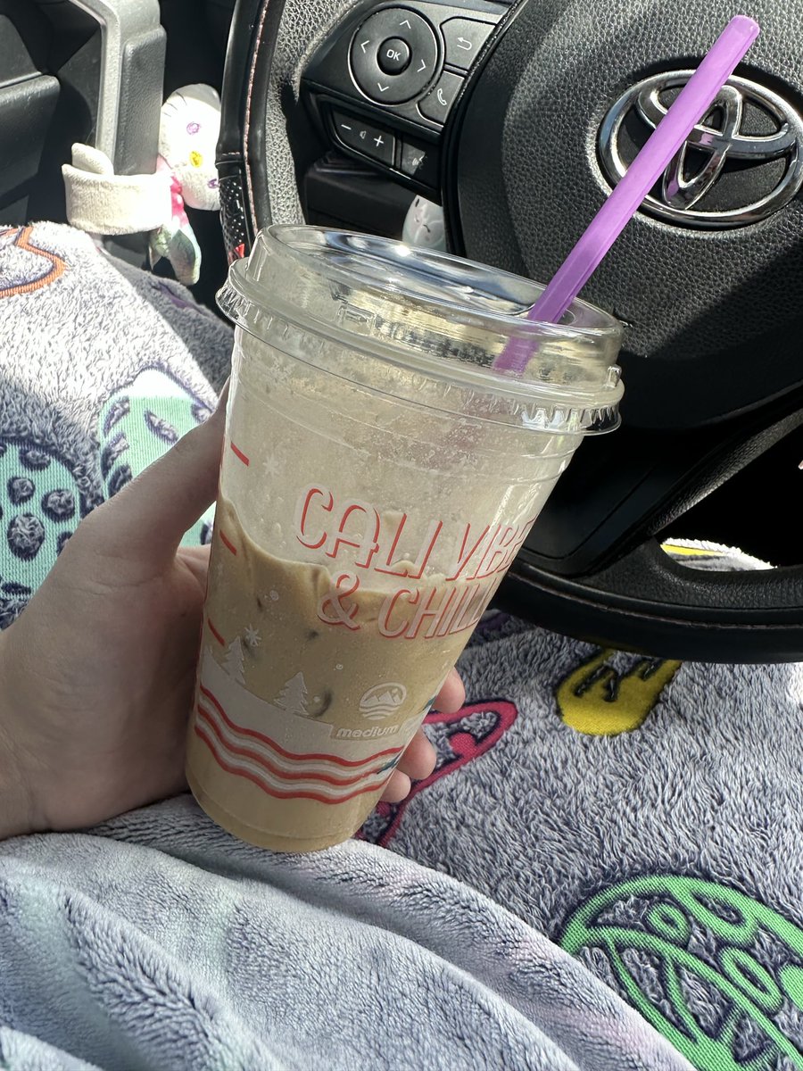lesbianluvr_'s tweet photo. Back to day 0 i am only human what can i say 🕺🏼☕️#coffeemaxxing #coffeewaslowkasstoday #isthatasign? #amibeingpunished? #whateva https://t.co/LGbcORdqNK