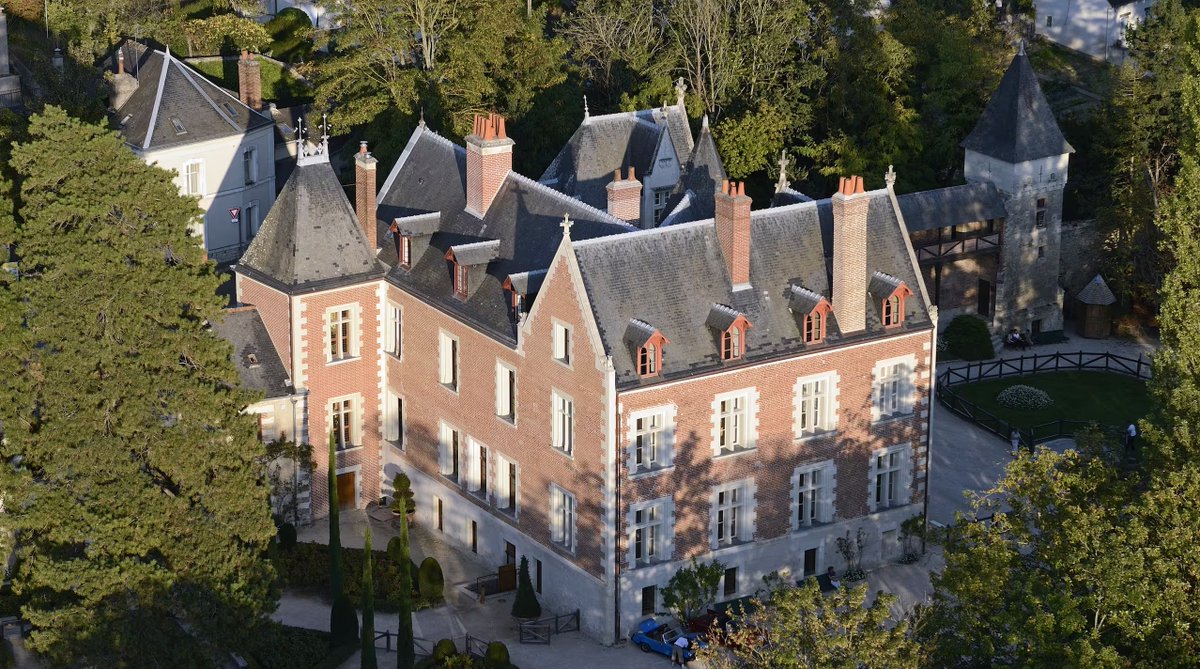 Château du Clos Lucé tweet media