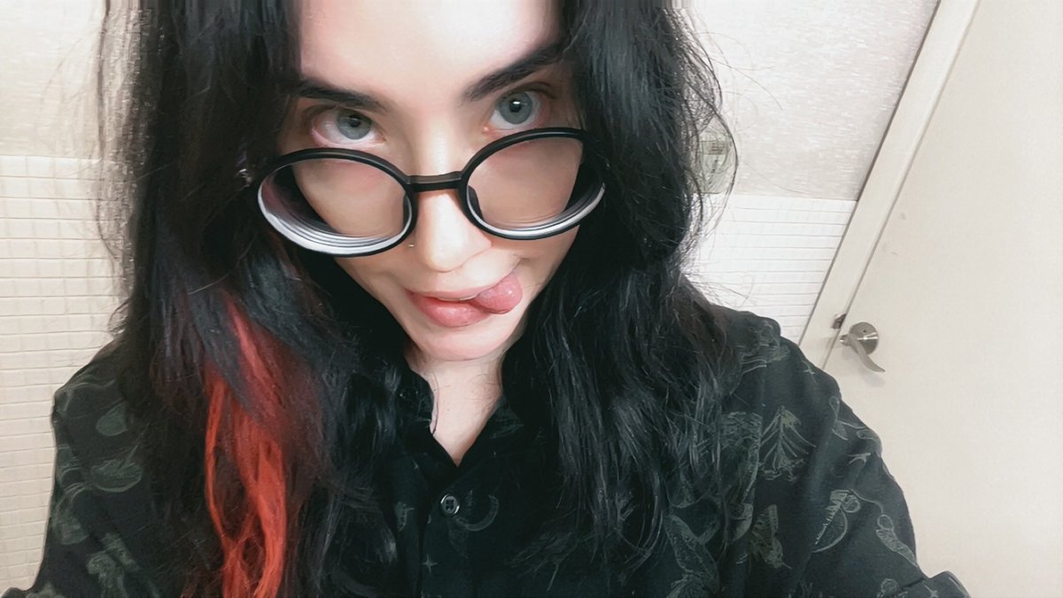 new set of eyes 🤭