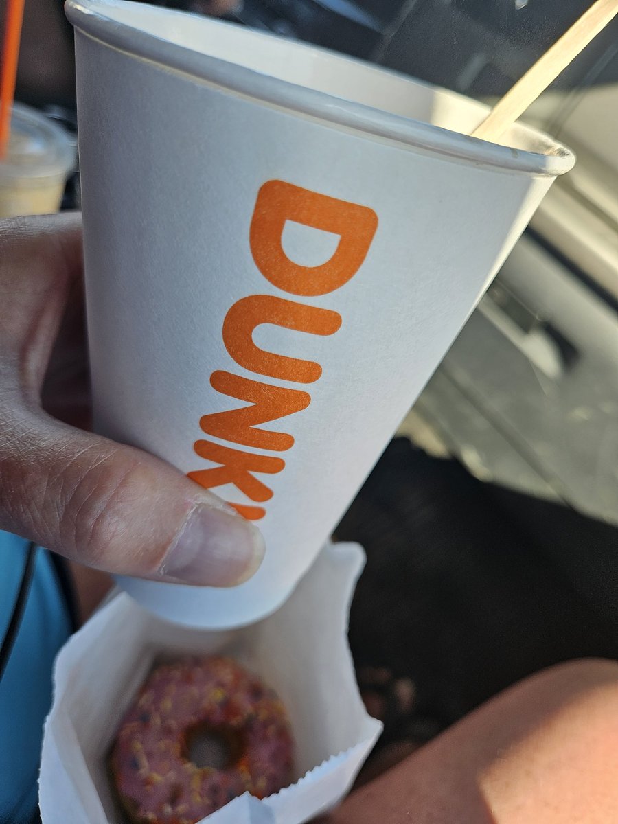 Gurb01's tweet image. Its @DunkinLasVegas time again 😍😍😍 #coffee #donut