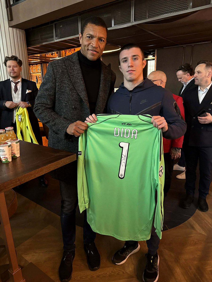 Football Second Hand tweet media