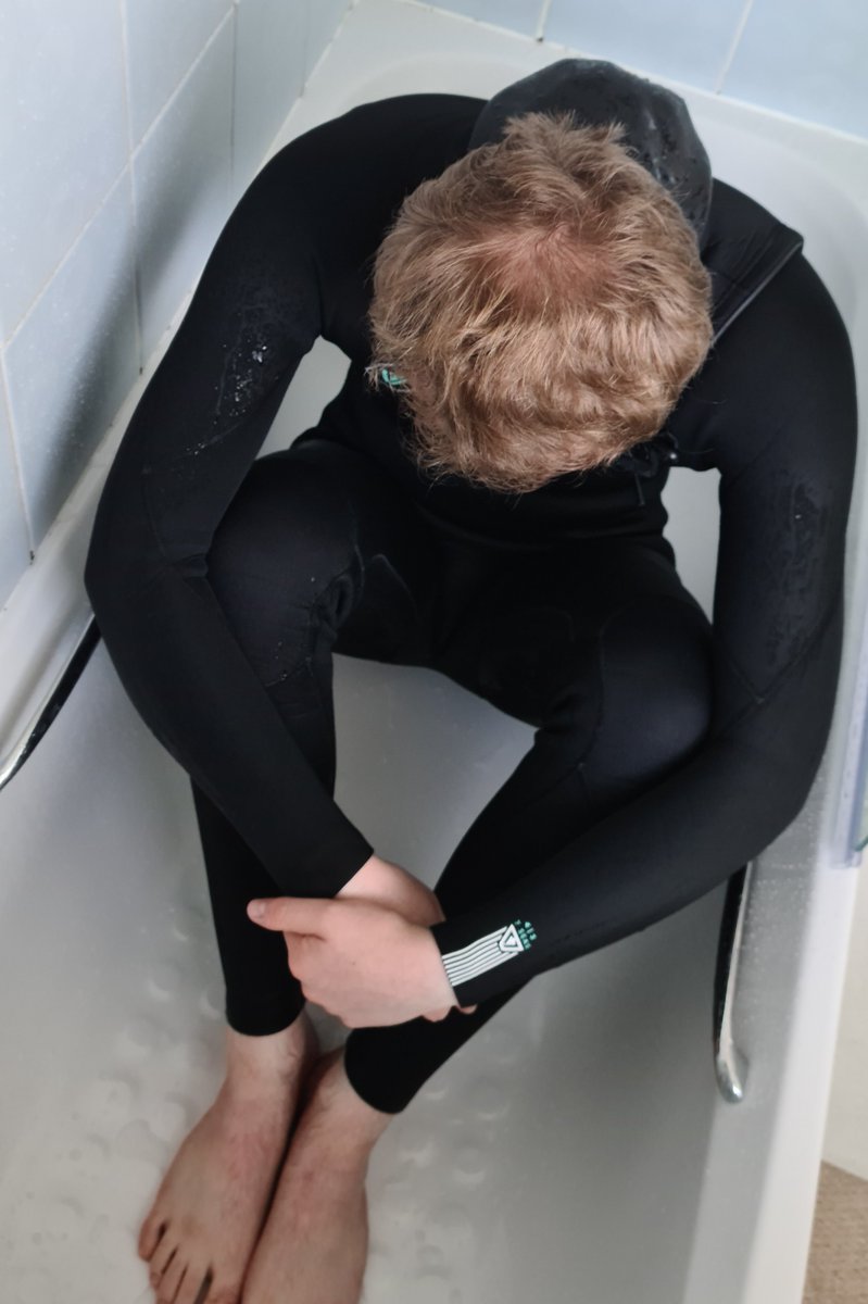 WetsuitBoy tweet media