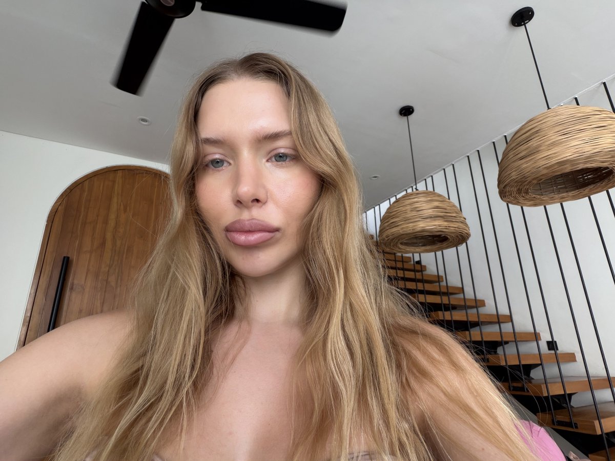 Alexandra tweet media