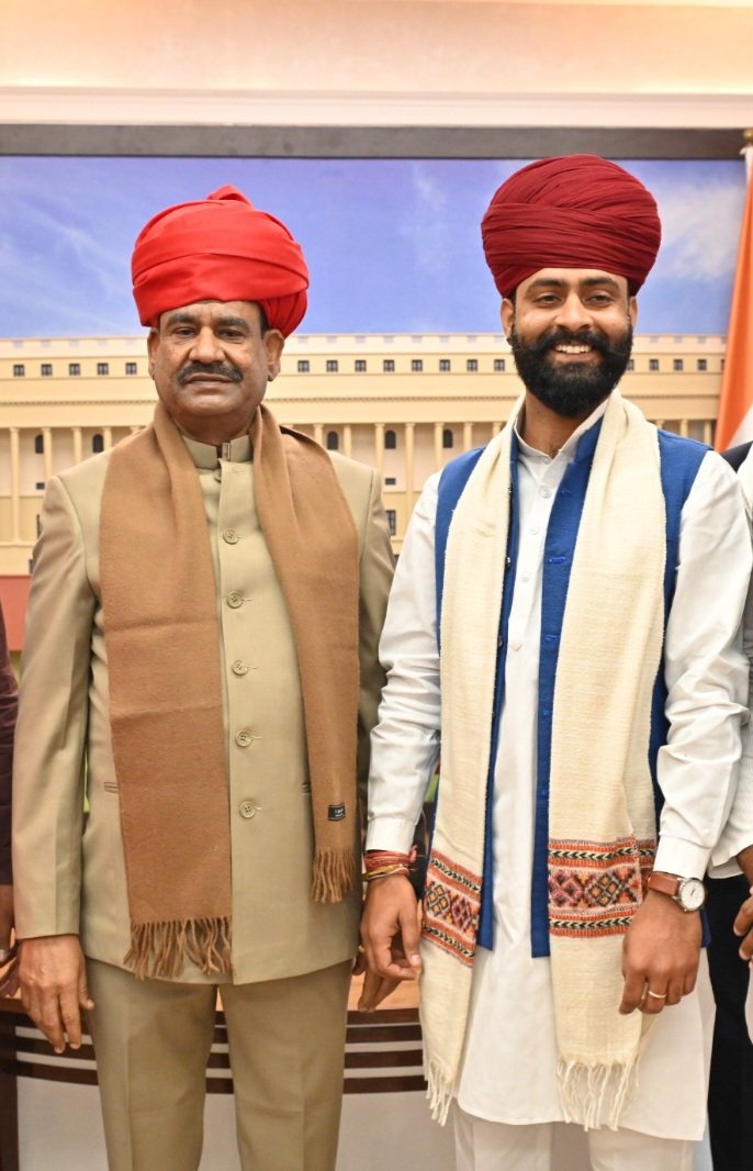 लोकसभाध्यक्ष ओम जी बिरला के खिलाफ लाया गया अविश्वास प्रस्ताव ध्वनिमत से गिर गया।
यह सिर्फ एक प्रस्ताव की हार नहीं,बल्कि संसद की गरिमा और निष्पक्षता की जीत है।
#ombirla #bjp 
<a href="/ombirlakota/">Om Birla</a> <a href="/loksabhaspeaker/">Lok Sabha Speaker</a> <a href="/bjp4_kota/">BJP4Kota (मोदी का परिवार)</a> <a href="/BJP4Rajasthan/">BJP Rajasthan</a> <a href="/BJP4India/">BJP</a> <a href="/Rakeshboyat1/">Rakeshboyat walmiki</a> <a href="/rakeshkjainkota/">Rakesh Kumar Jain</a>