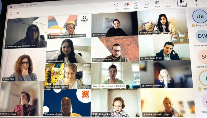 Apodissi tweet media