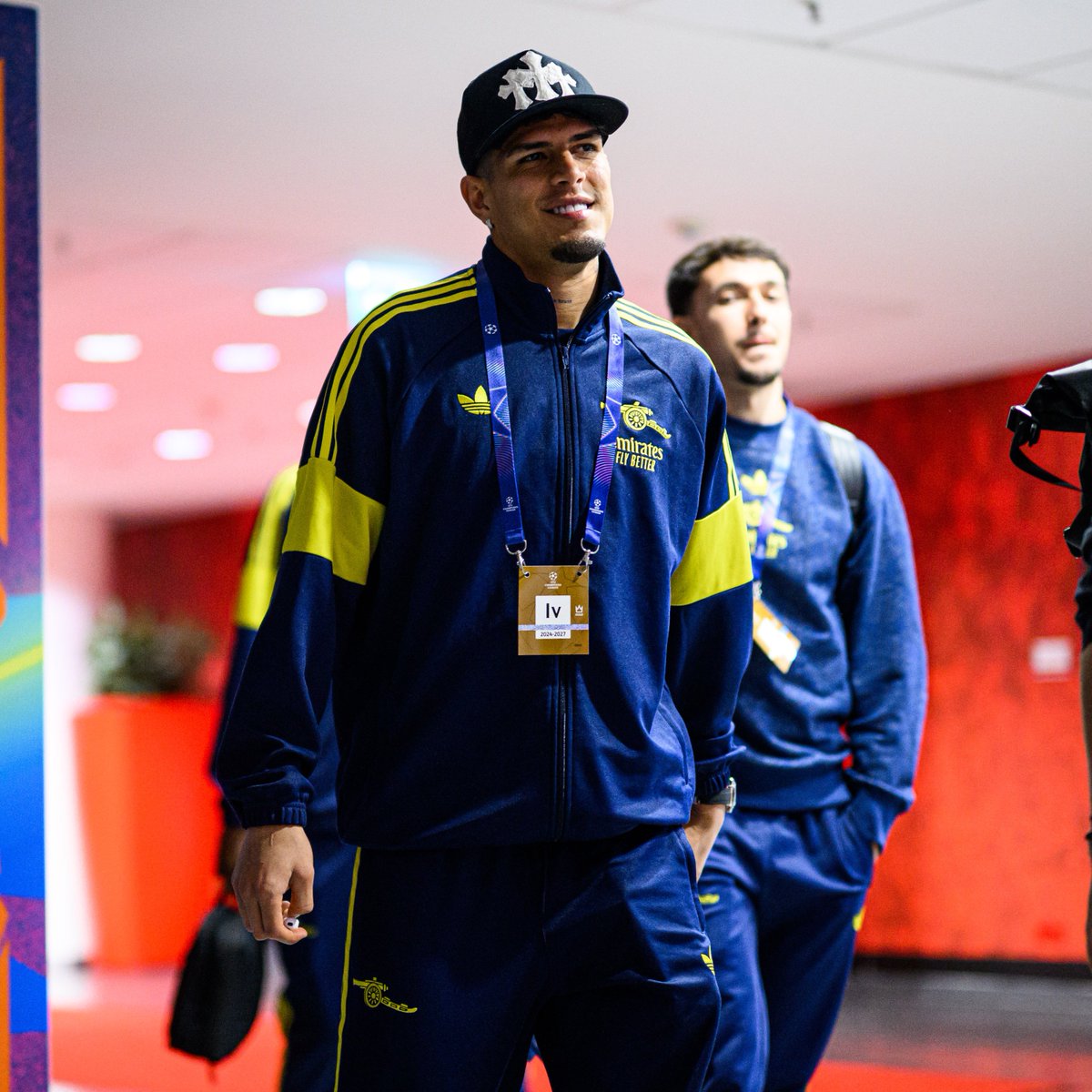 Creo que se me ha metido algo en el ojo... 🥹

Mi 𝑷𝒊𝒆𝒓𝒐 🇪🇨🫶

🔜 #B04ARS | #SomosBayer04 🖤❤️