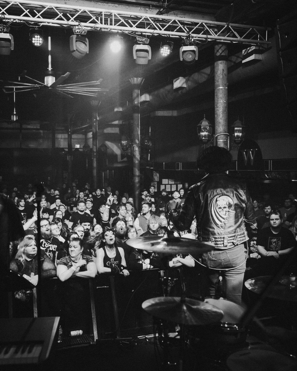 C R E E P E R tweet media