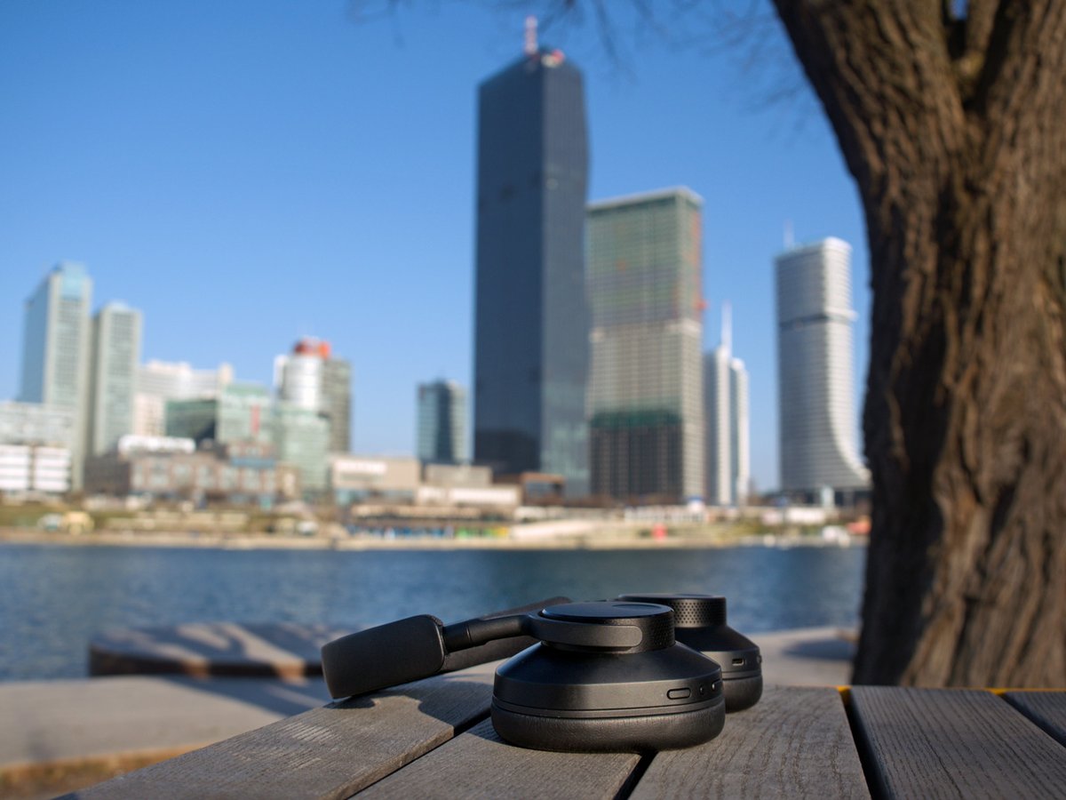 fairaudio_de's tweet photo. TEST Cambridge Audio Melomania P100 - beinahe schon sensationelle Tiefbasswiedergabe: https://t.co/XpFfdA8gmJ
#kopfhörer #headphones #inearspeakers #headspeakers #bluetoothkopfhörer #truewireless #overearkopfhörer #overear #mobilaudio #cambridgeaudio https://t.co/kM9qrKgSQB