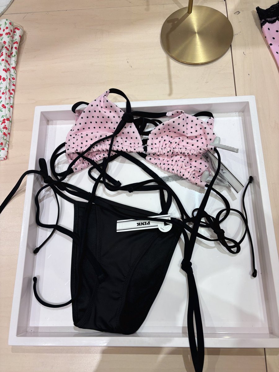 lapafaits's tweet image. this collection is more perf in person!!! #loveit ෆ