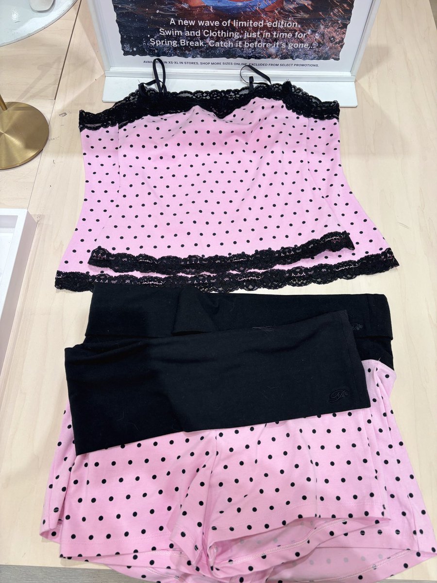 lapafaits's tweet image. this collection is more perf in person!!! #loveit ෆ