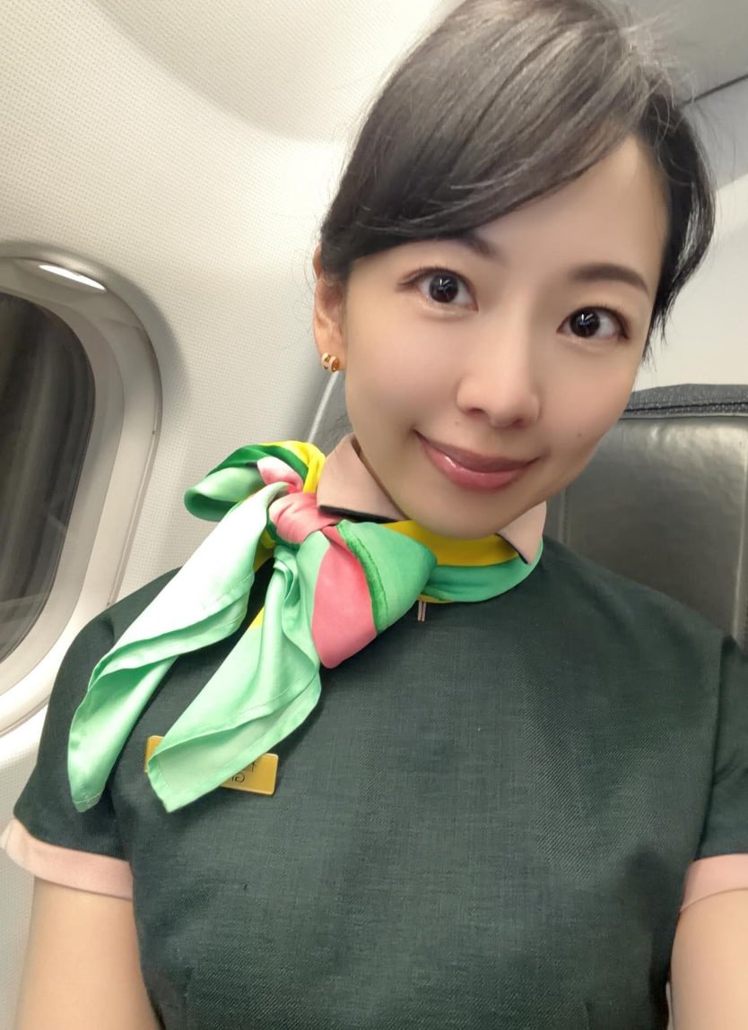 空姐有人喜歡嗎？
喜歡可以給我一個讚呢？
#空姐 https://t.co/ZfIohXnUzw