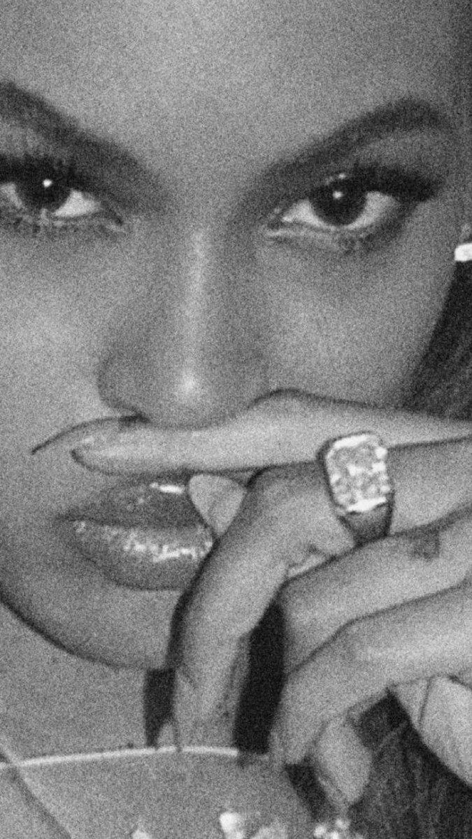 beyoncé hourly 🍨𐚁ིྀ🍨 (@beyoncesbride) on Twitter photo 