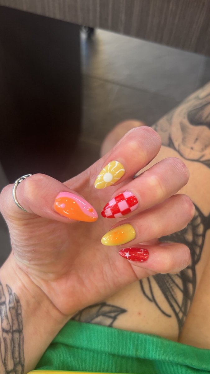 laney ₊˚⊹♡ tweet media