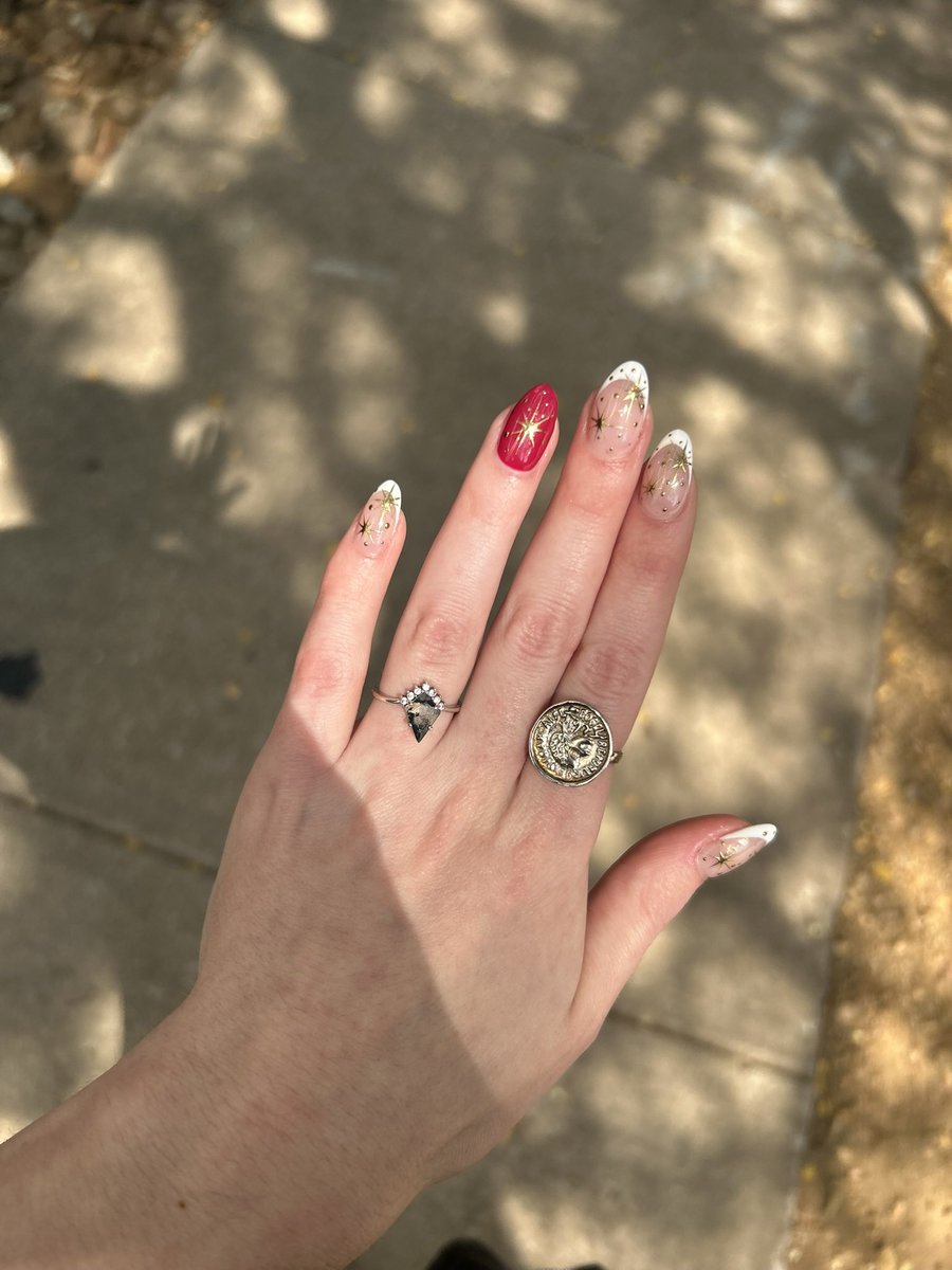 laney ₊˚⊹♡ tweet media