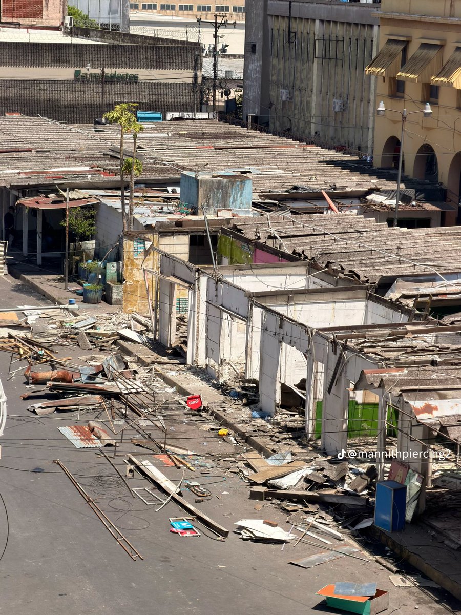 Stranger tweet media