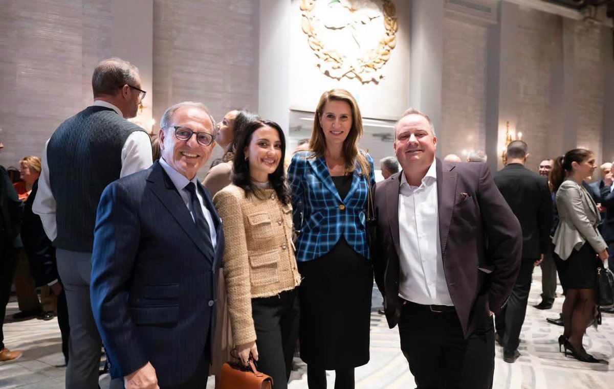 Victoria Mancinelli tweet media