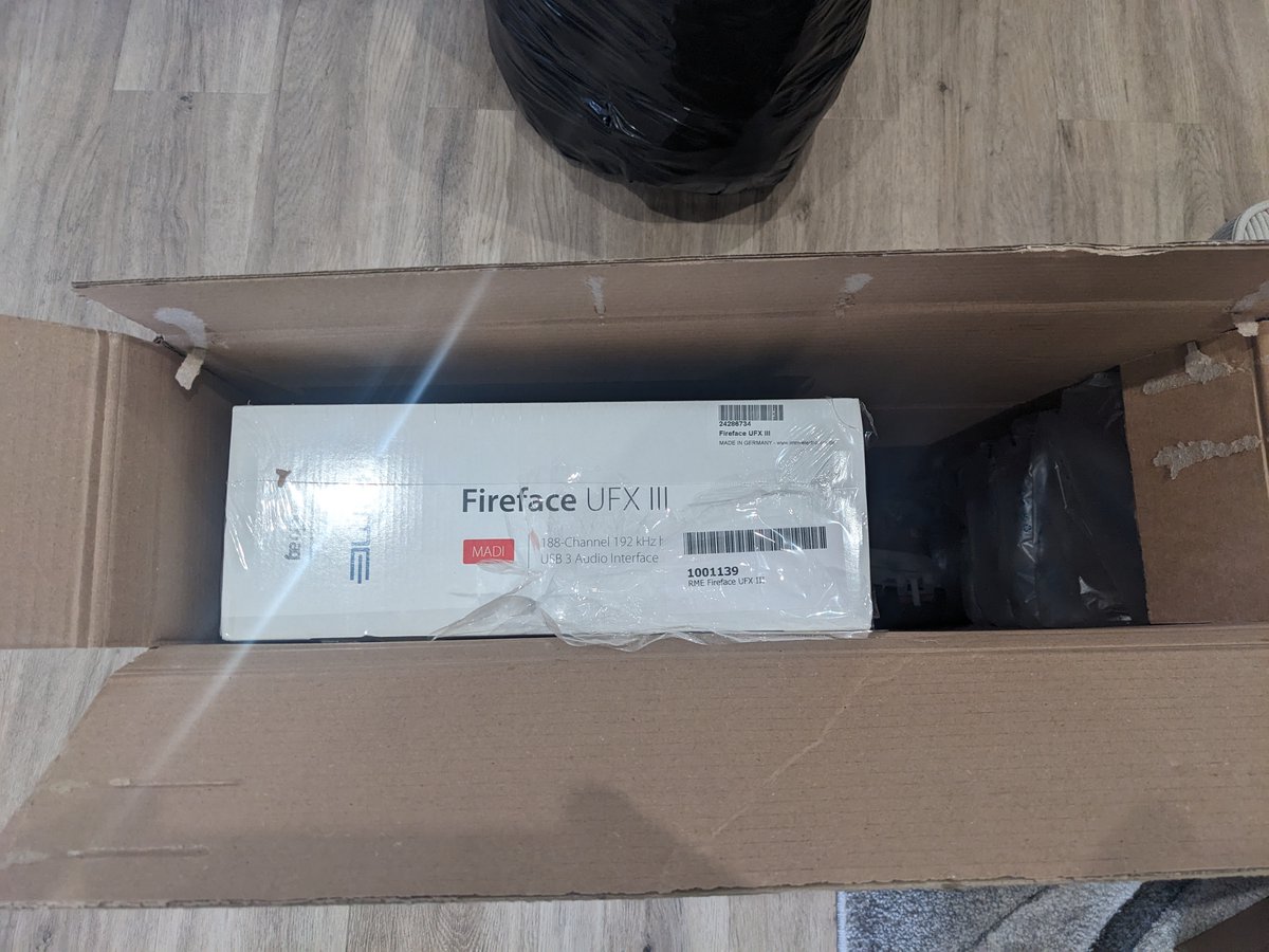 JosephSprint's tweet photo. @BaxshopUK I received my order today. Insufficiently packed. Signs of heavy impact to the interface buttons. No padding materials in a large shipping box to cushion any impact. I can not trust the reliability &amp; I would like a replacement. Please pack properly. Order 31376038. https://t.co/2lywtDSfBL