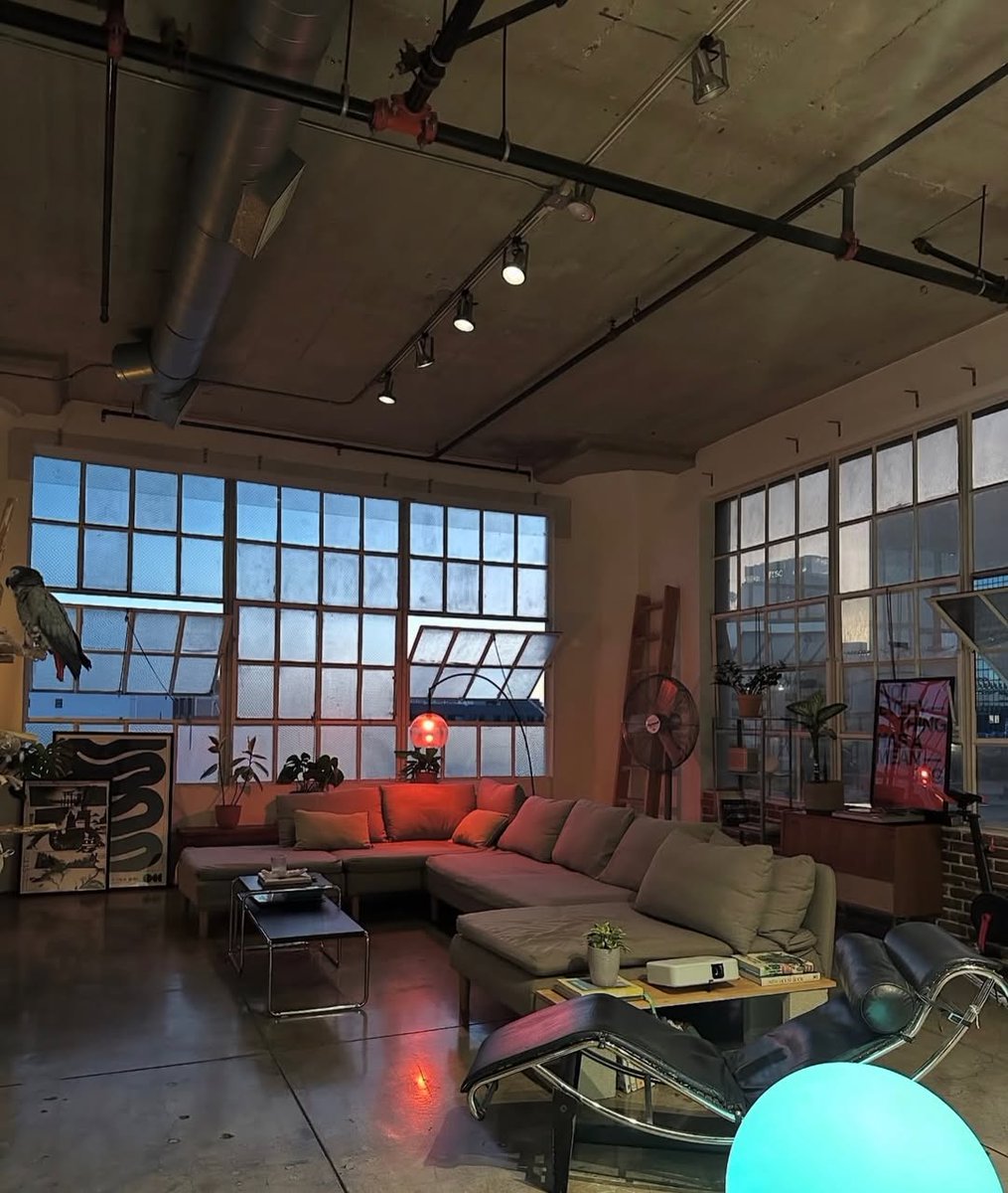 interiorsuckerr's tweet photo. https://t.co/jZ6fgL7Eyf