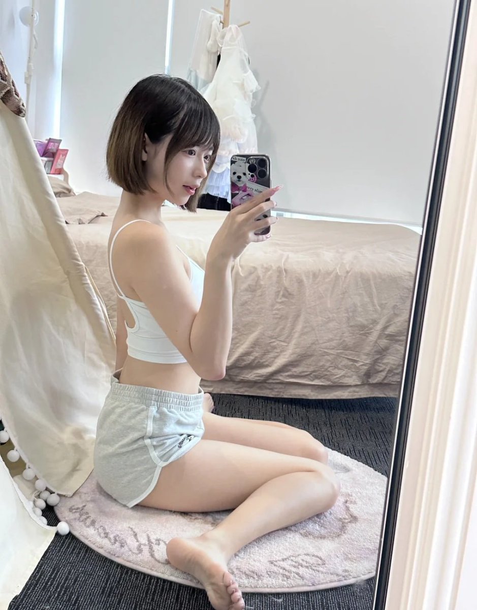 朋友說真理褲不用穿內褲才對的形狀🤔
 我剛試完…真的超服貼耶☺️ 
你們都這樣穿嗎？ https://t.co/r1JWTlc77l