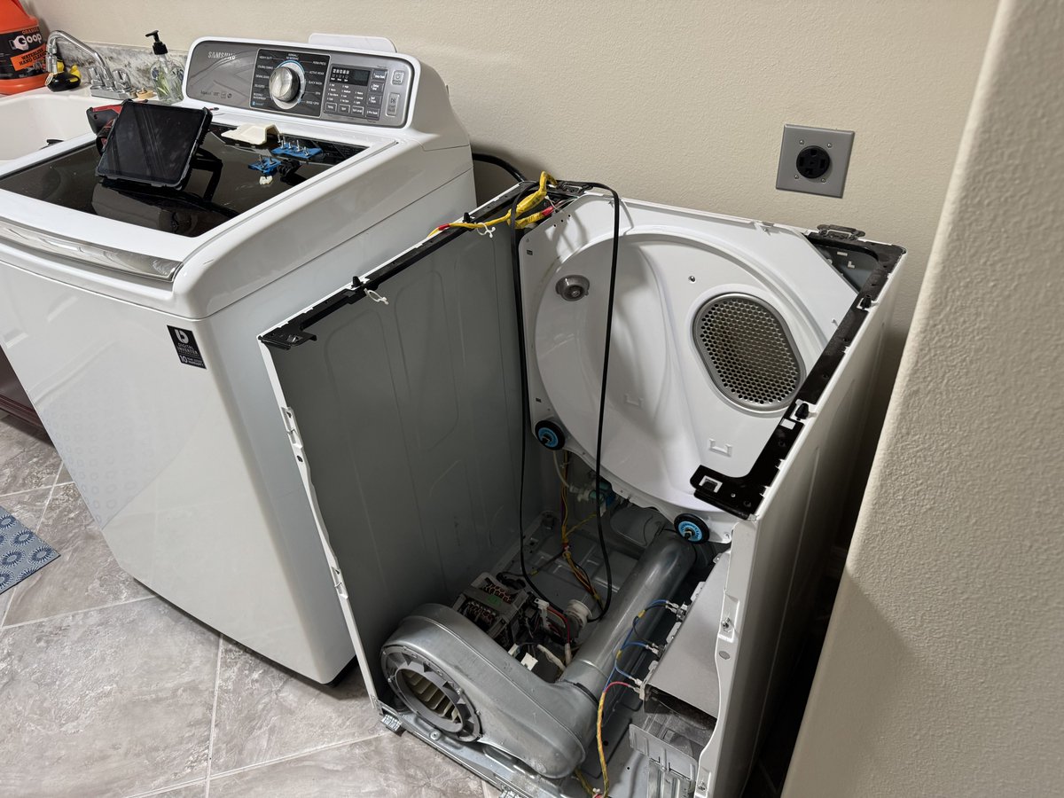 Dr. Holly A. Bell ☕️ tweet media