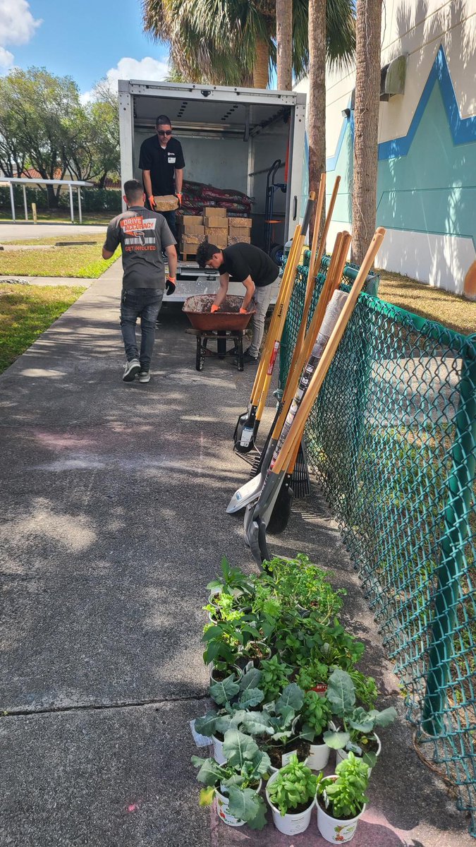 Silver Trail Middle School - Home of the Mustangs tweet media