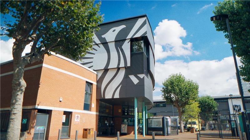 Uni of East London tweet media