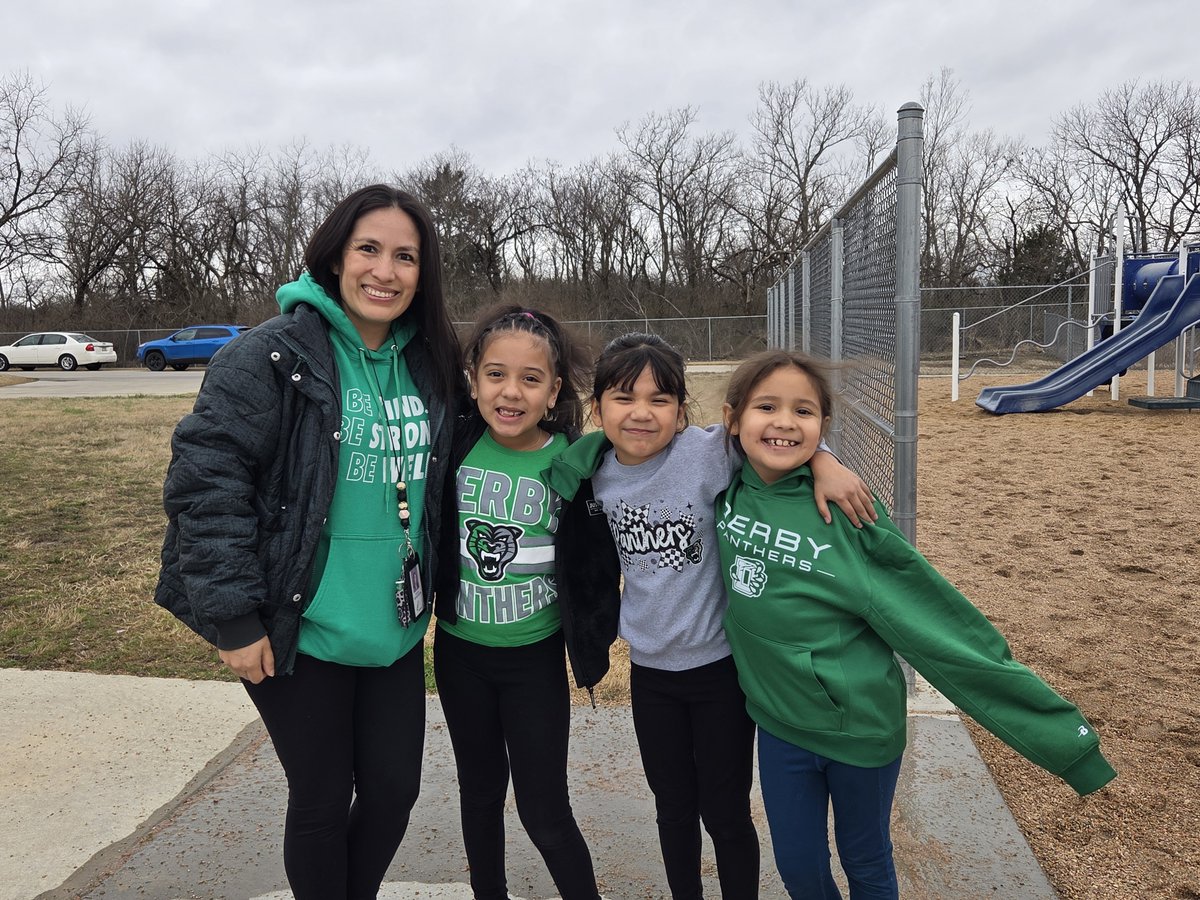 CooperEagles260's tweet image. Celebrating reading! Here are a few highlights from Read Across America Week! 📚
🦅💙💛 #DerbyProud #GreenIsMagic