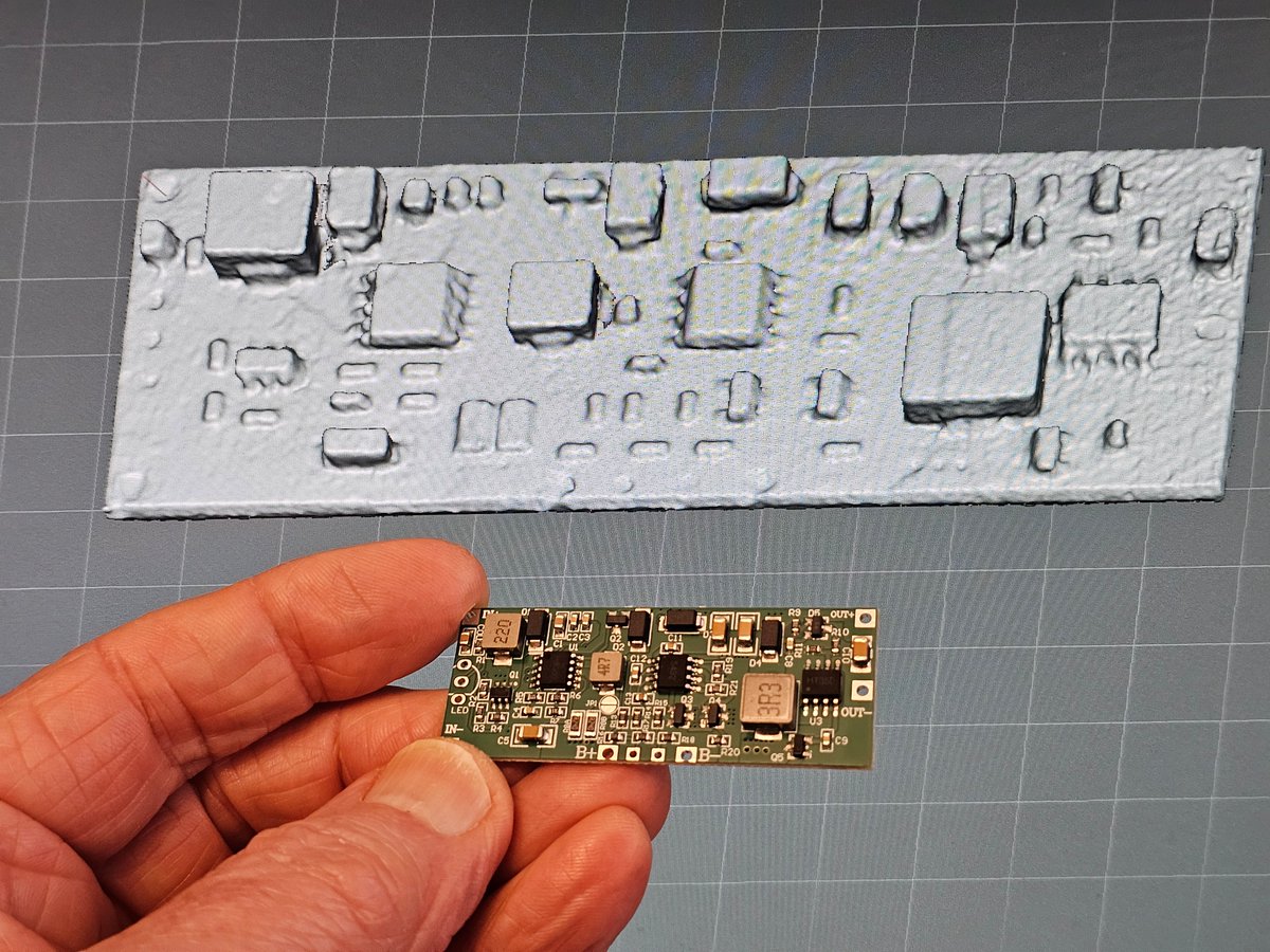 framboise314's tweet image. Test du @Creality3dP Scanner #SermoonS1 sur une carte BMS-3S : relief des composants bien visible, maillage exploitable et mesure rapide à 57,16 mm pour la longueur. Pratique pour contrôler une petite carte électronique sans sortir le pied à coulisse 😄 #Scan3D #Creality