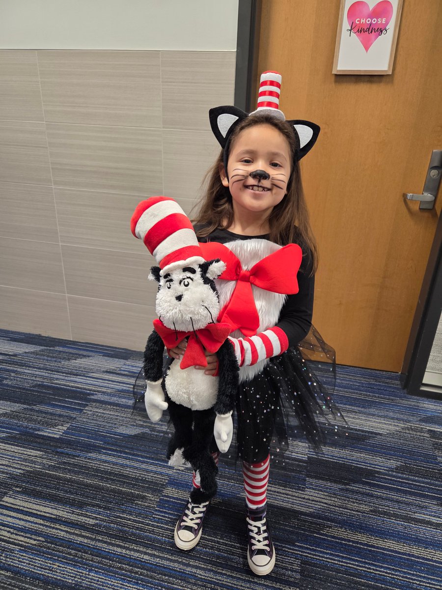 CooperEagles260's tweet image. Celebrating reading! Here are a few highlights from Read Across America Week! 📚
🦅💙💛 #DerbyProud #GreenIsMagic