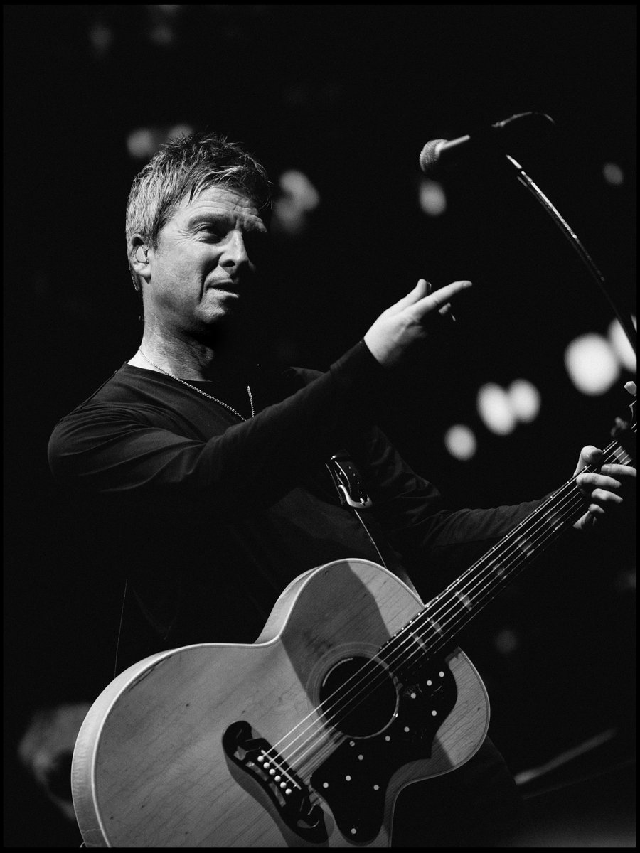 Noel Gallagher tweet media