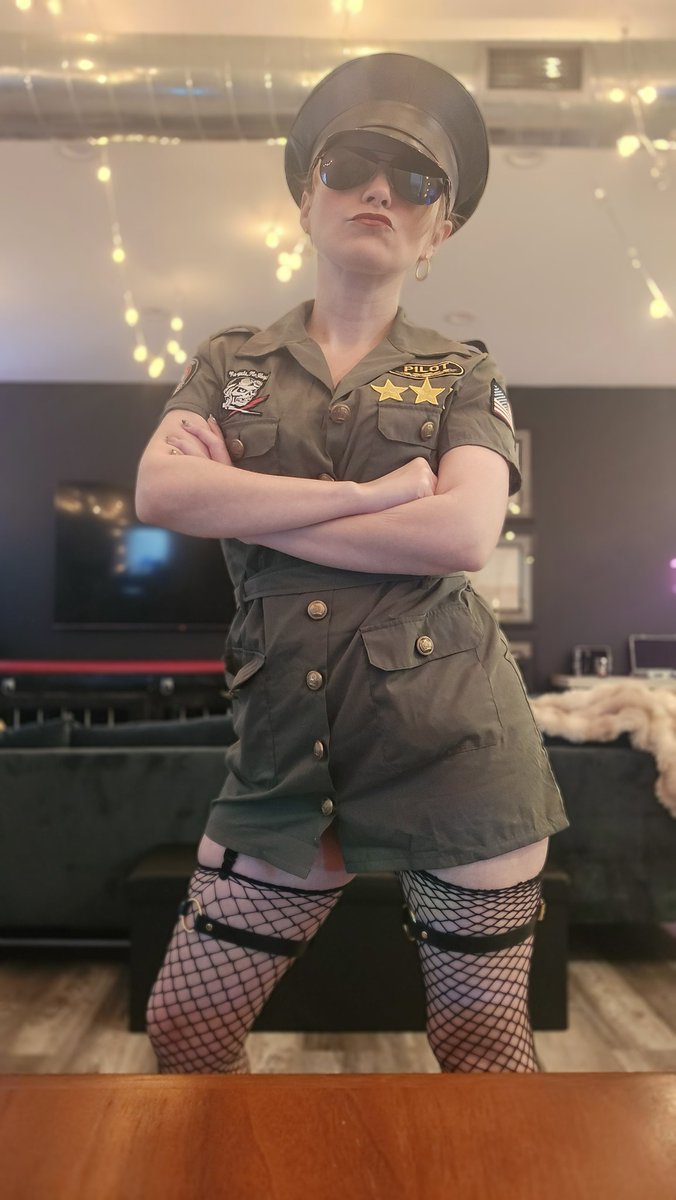 Miss Robin ⛓️ Central Pennsylvania FemDom tweet media