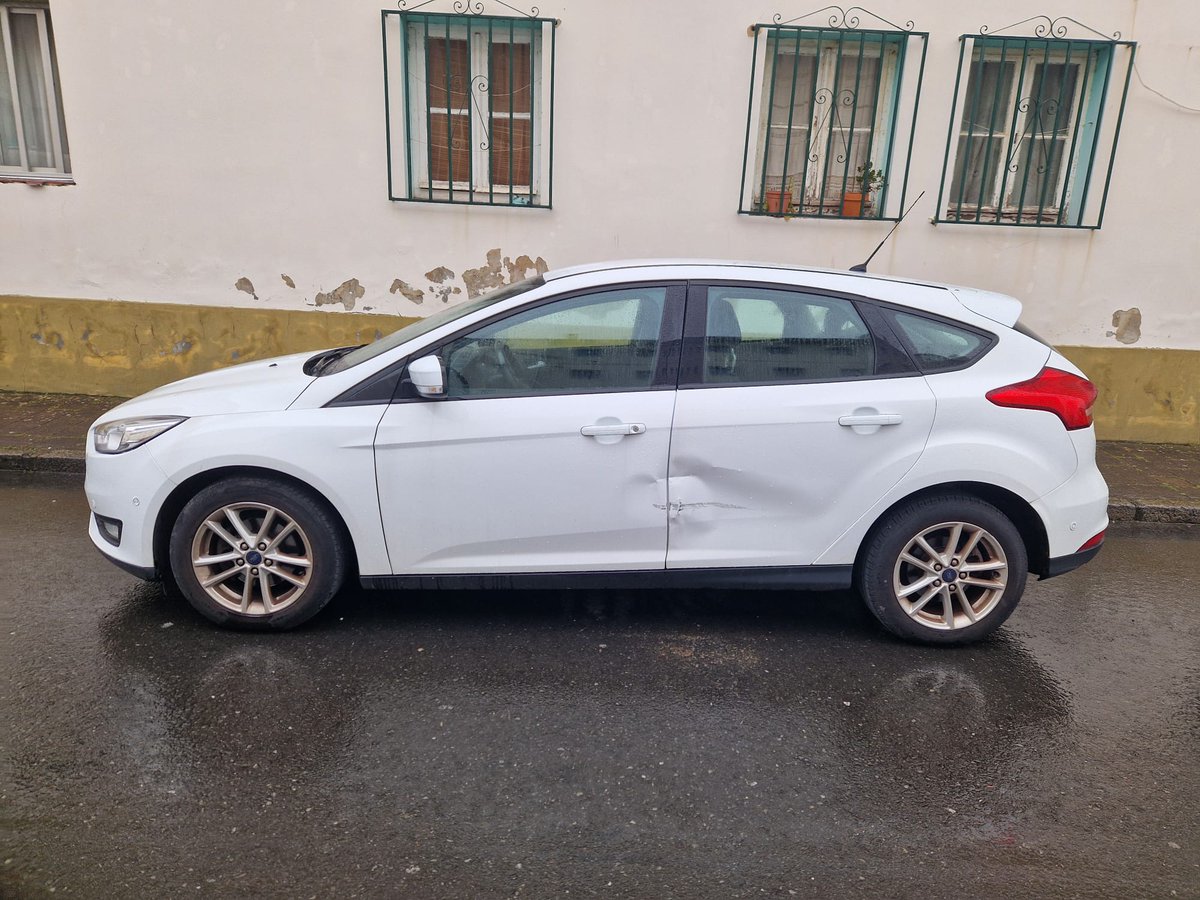 Se dejó el día 10 a las 13:00 en la Calle Narón (Ferrol) y hoy a las 12:20 apareció así. Sin nota, ni datos. 

Si alguien vio o sabe algo, se ponga en contacto conmigo para poder hablar con la persona y darle la oportunidad de redimirse o, en su defecto, dar datos a la Policía.