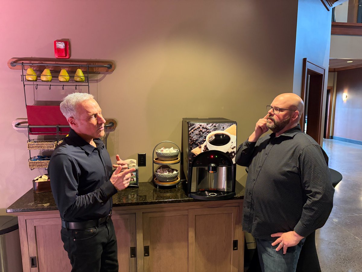 JimBrickman's tweet image. #captionthis
I'll start: Where do they keep the coffee cups again?