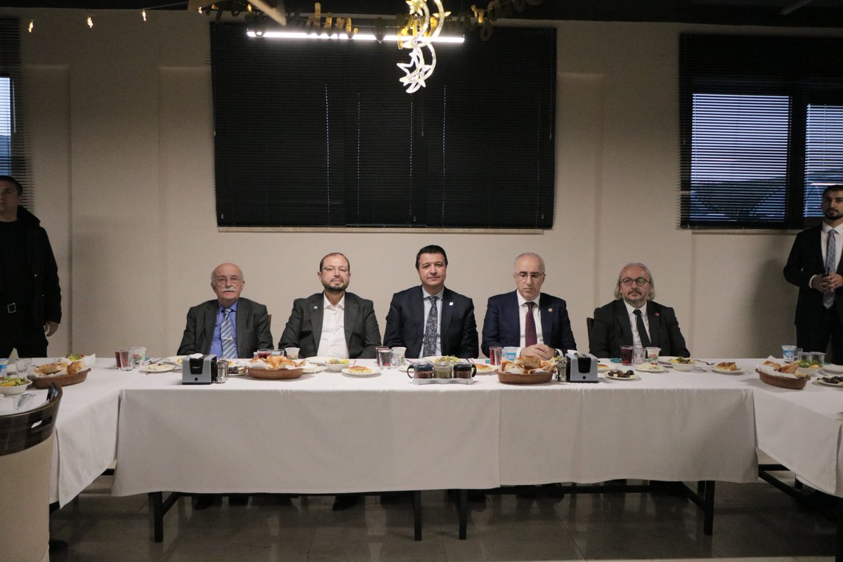 📍 Saadet Partisi Genel Başkanı Mahmut Arıkan Bey, Genel Merkezimizde tertip edilen Geleneksel MİLKO İftarı'nda konuşmalarını icra etti.