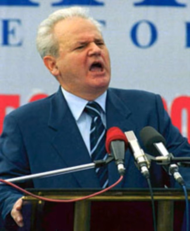 U Srbiji je propuštena istorijska prilika, da se zauvijek zabrani političko djelovanje partija koje su 90-ih širile mržnju, raspirivale ratove i gledale kako se krv slijeva niz balkanske ulice...
Na današnji dan, smrt je još jednom poslužila kao zaklon od pravde. Otišao je čovjek