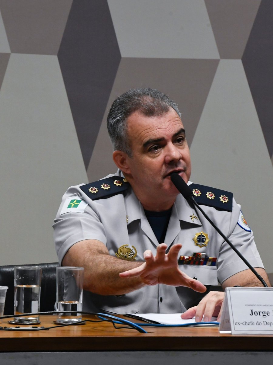 Urgente! O STF acaba de determinar a prisão do coronel Naime, ex-PM, pelos atos de 8 de janeiro. Um detalhe fundamental está sendo ignorado: ele estava de folga naquele dia e foi chamado apenas depois, quando tudo já havia acontecido, para ajudar a conter os manifestantes.

Mesmo