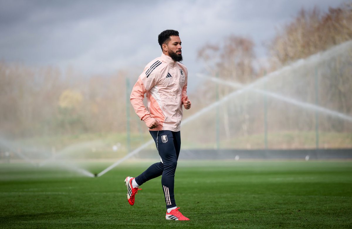 𝑫𝑶𝑼𝑮𝑰𝑬 tweet media