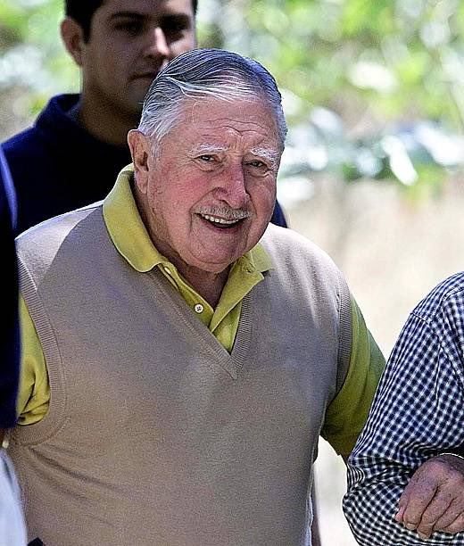 2001 Live tweet media