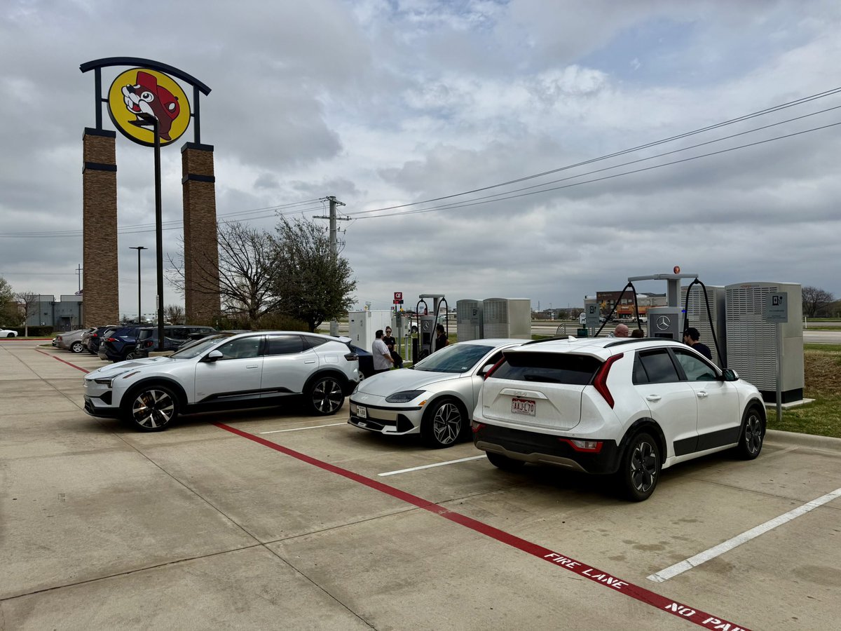 Sebastian tweet media