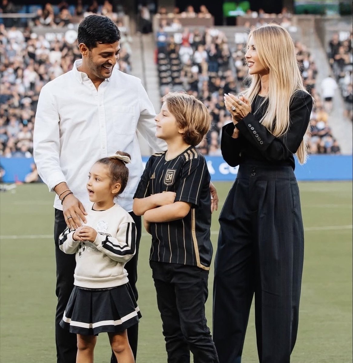 carlos vela tweet media