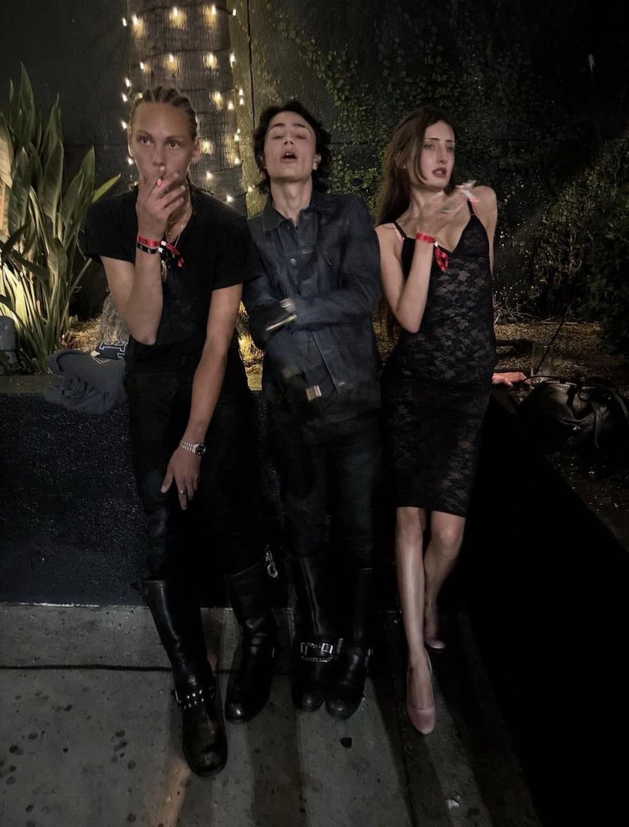 conceal archive tweet media